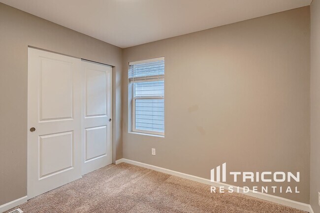 Building Photo - 19416 21st Ave Ct E