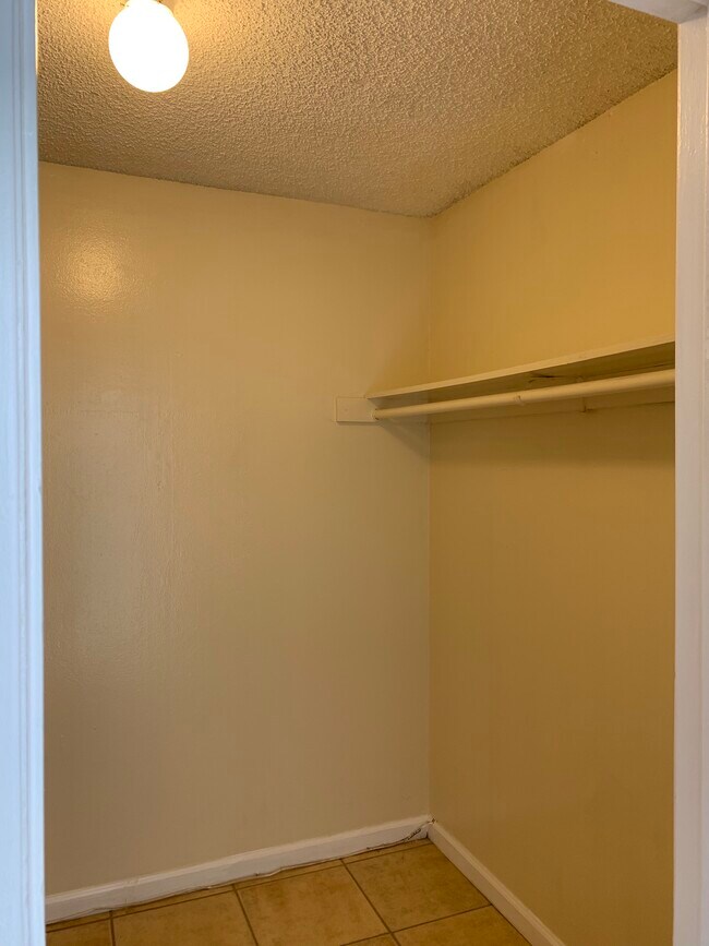 Building Photo - 15526 Chase St