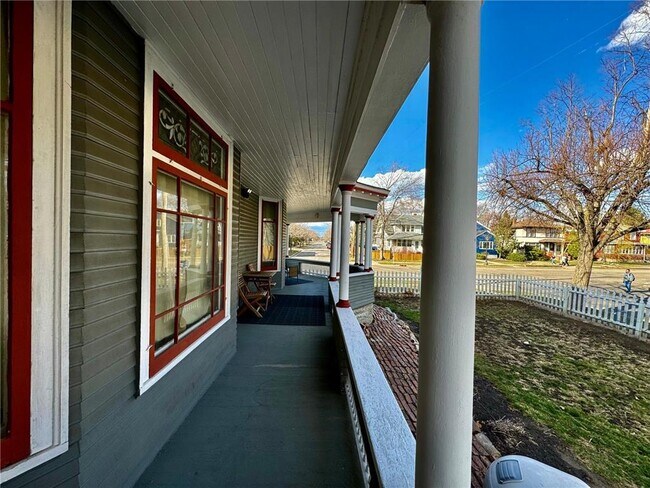 Building Photo - 1464 W Minnehaha Ave