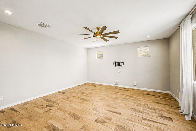 Building Photo - 10950 W Beatrice St