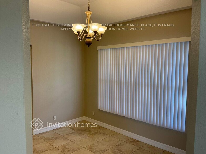 Building Photo - 4392 Skyway Ave