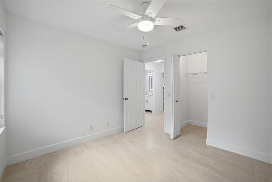 Building Photo - 4112 Pine Ridge Ln