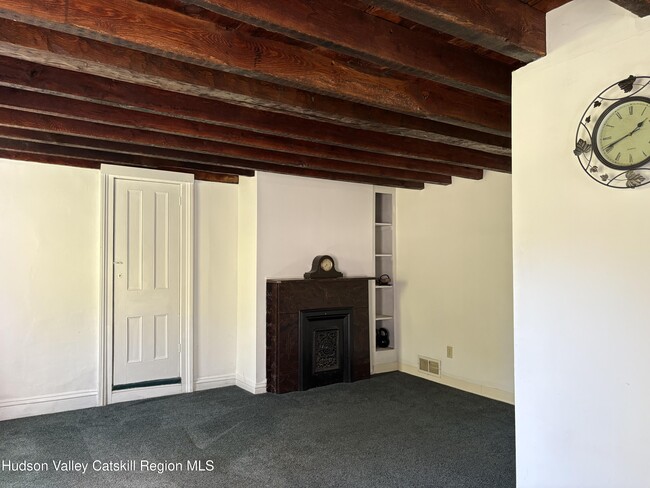 Building Photo - 42 Maple Ave
