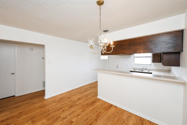 Building Photo - 102 St Pierre Ln