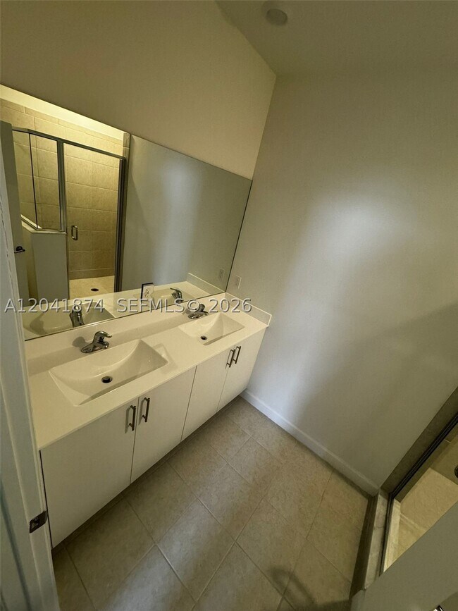Building Photo - 285 SW 159th Dr