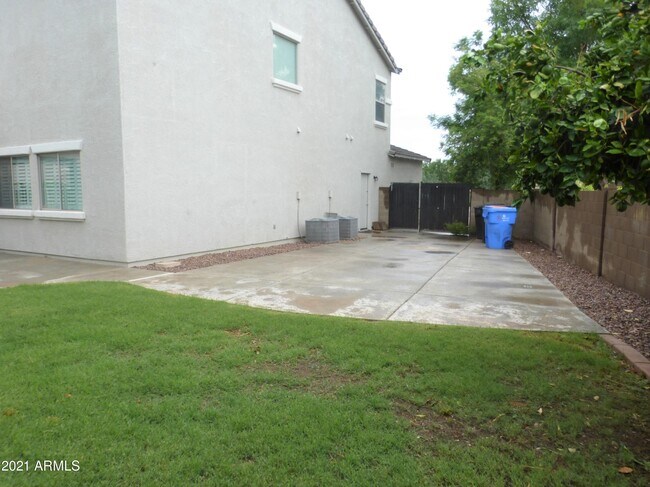 Building Photo - 1392 E Bridgeport Pkwy