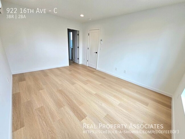 Building Photo - 922 16th Ave