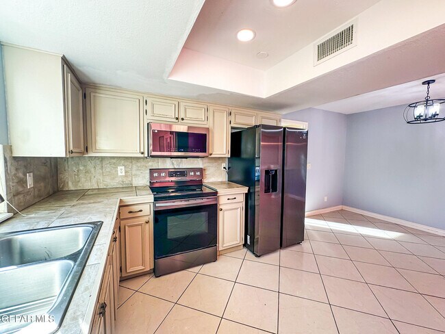 Building Photo - 6916 Polvadera Dr