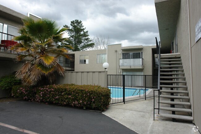 Building Photo - 2915 Huff Ave
