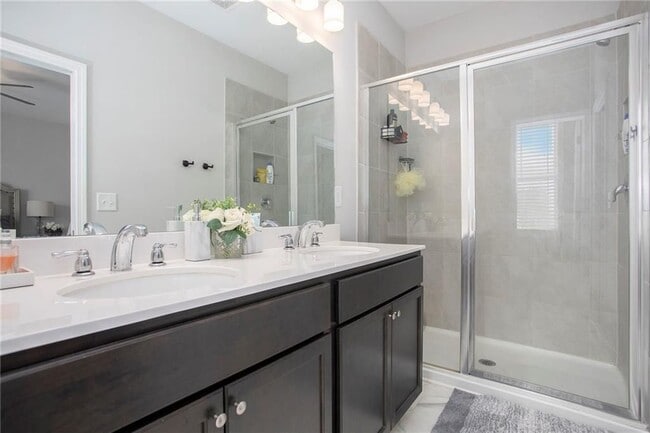 Building Photo - 1961 James Red Moore Blvd