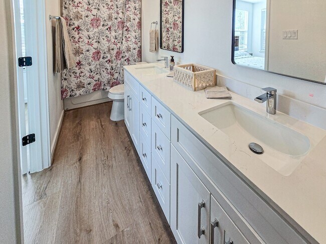 Building Photo - 203 Danna Ln