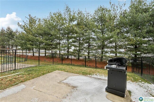 Building Photo - 270 Milkweed Dr