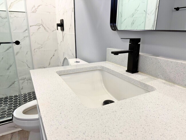 Building Photo - 28 11th St