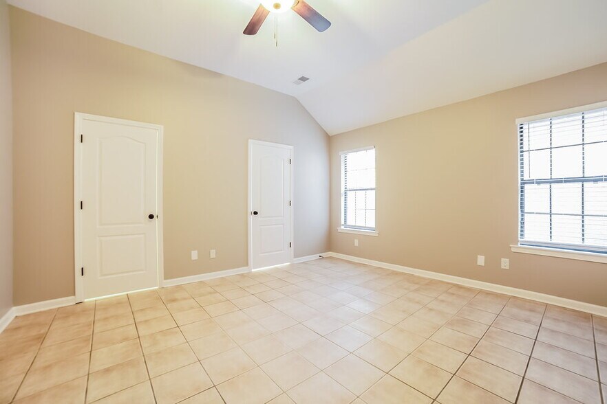 Building Photo - 3800 Lake Village Cove
