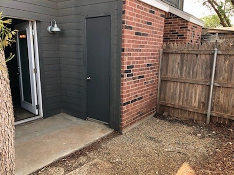 Building Photo - 2 story 1 bed 1.5 bath towhome