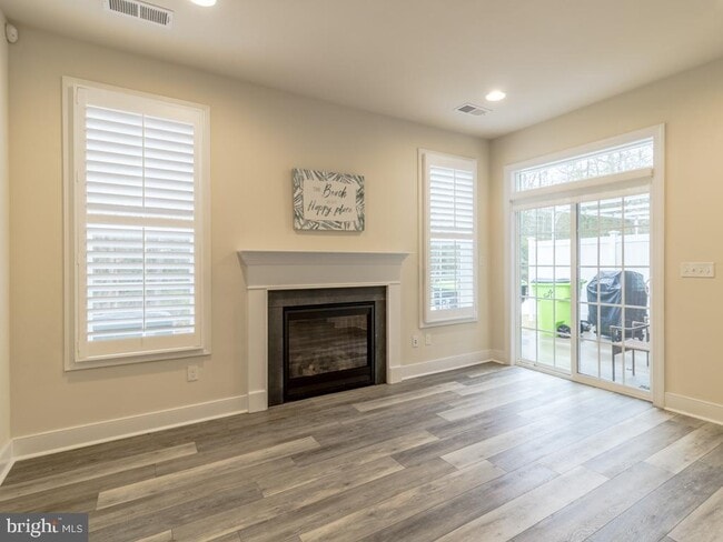 Building Photo - 35753 Carmel Terrace