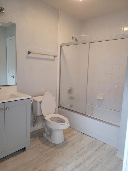 Building Photo - 155 N Pearl Lake Causeway