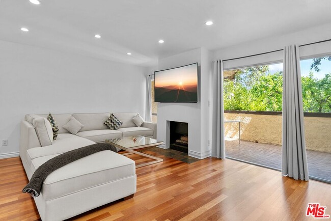 Building Photo - 5255 Coldwater Canyon Ave