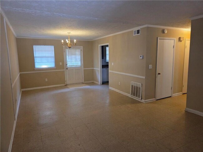 Building Photo - 897 6 Oaks Cir