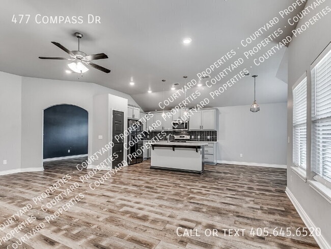 Building Photo - 477 Compass Dr