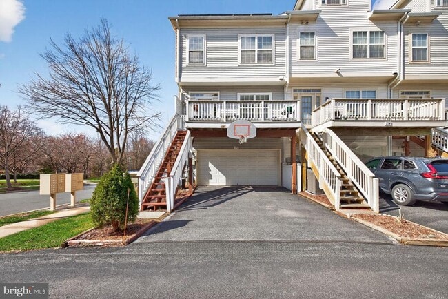 Building Photo - 102 Pasture Side Pl