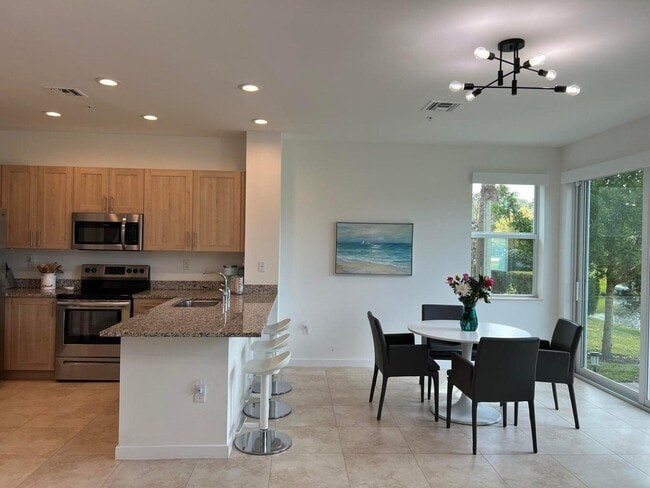 Building Photo - 6271 SE Portofino Cir