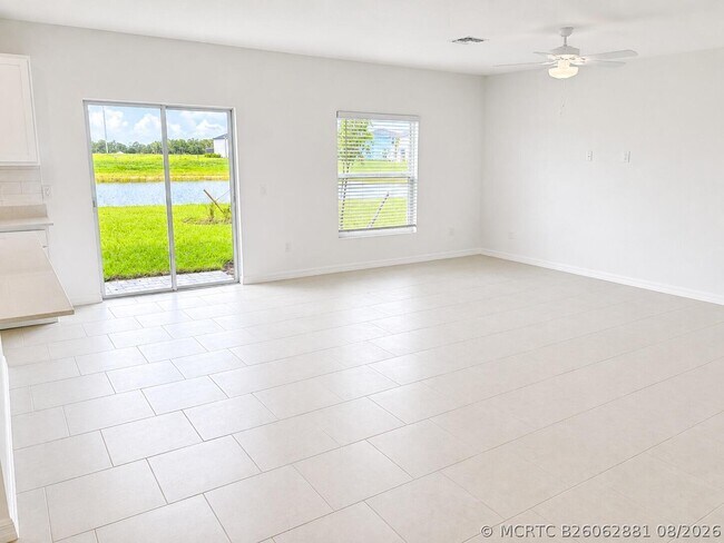 Building Photo - 16024 Palos Verdes St