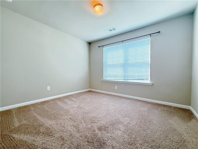 Building Photo - 305 Woodson Way