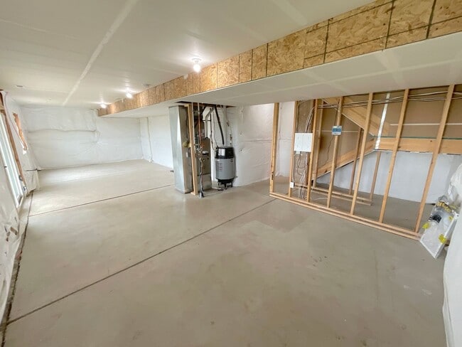 Building Photo - 3 Bedroom Home Available Near S Powers Blv...