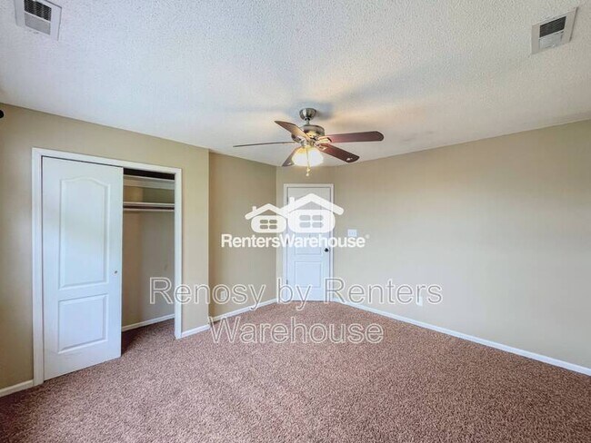 Building Photo - 601 Whisper Walk