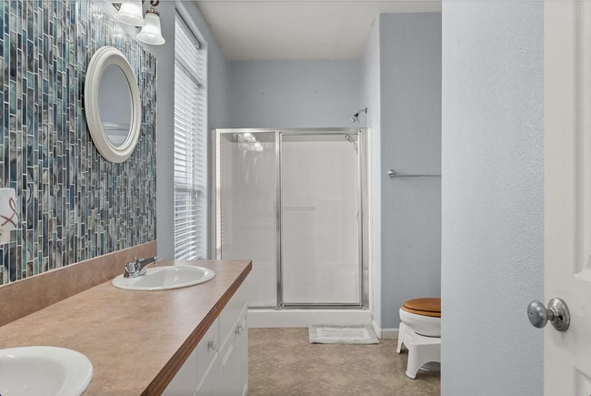 Building Photo - Navajo