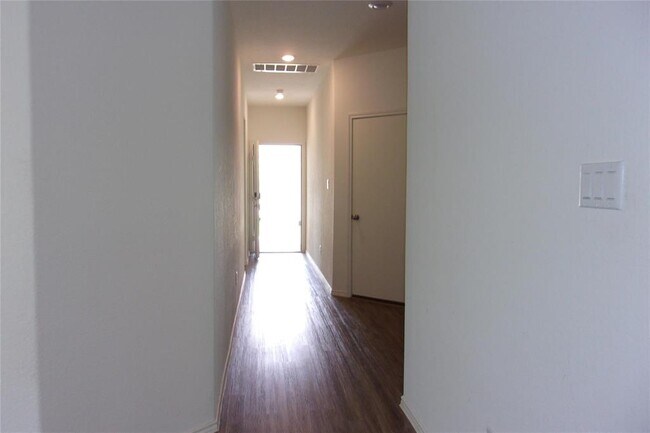 Building Photo - 6005 Toscana Trace