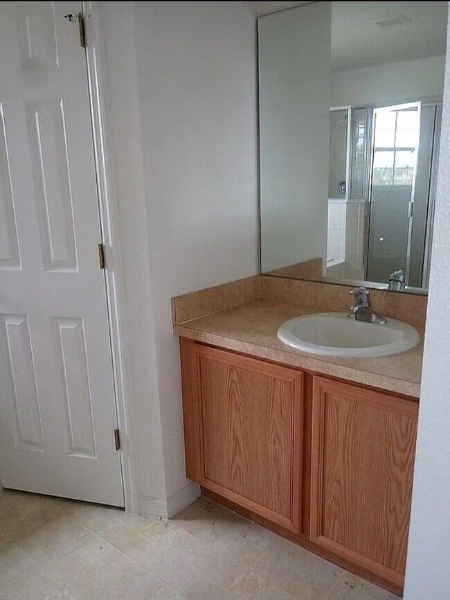 Building Photo - 148 Columbia Dr