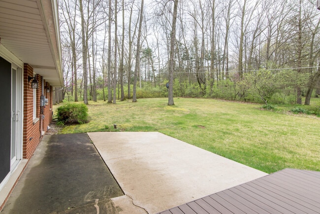 Building Photo - 6868 Crane Rd