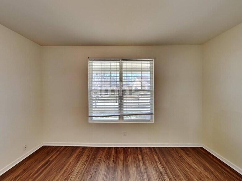 Building Photo - 1241 Riverbirch Way