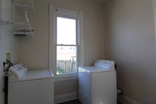 Building Photo - 1 Bedroom 1 Bath House In The Strawberry Hill Neighborhood