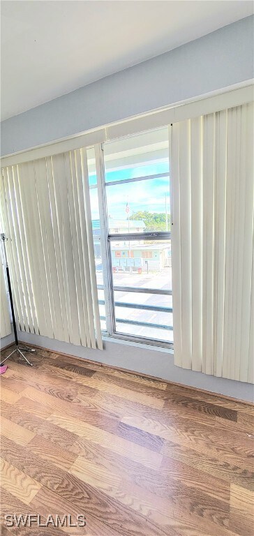 Building Photo - 300 Valley Stream Dr