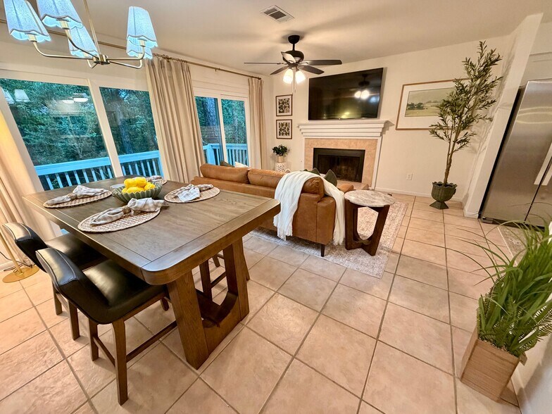 Building Photo - 1 Laurel Oak Pl