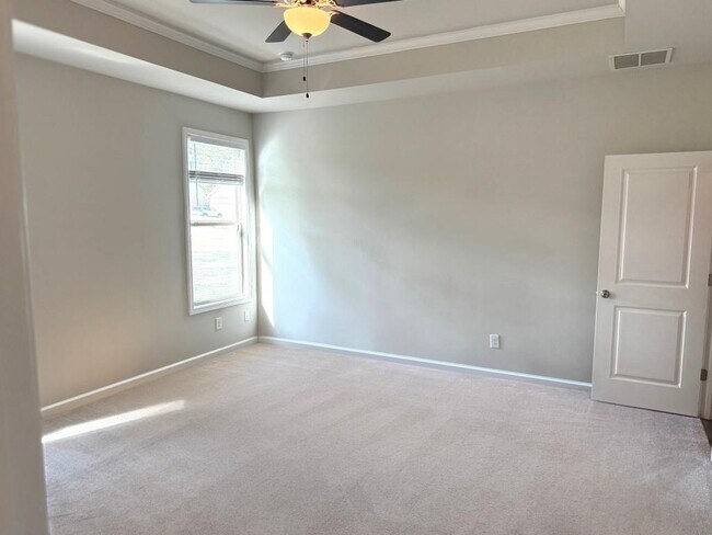 Building Photo - 113 Candler Park Dr