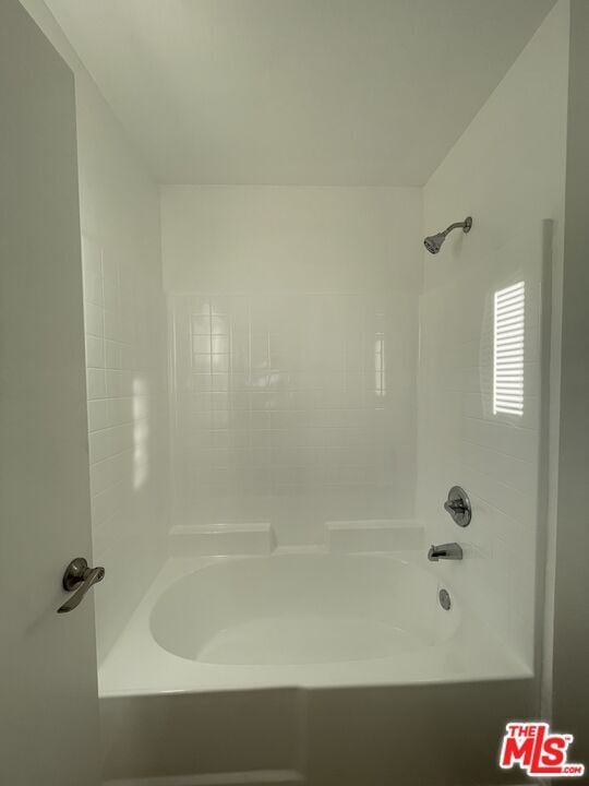 Building Photo - 121 Cancion Way