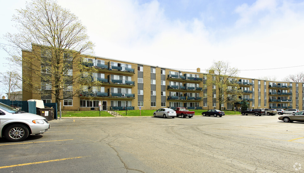 Apartments Near 44130