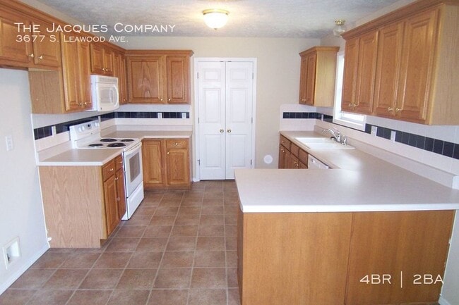 Building Photo - 3677 Leawood Ave