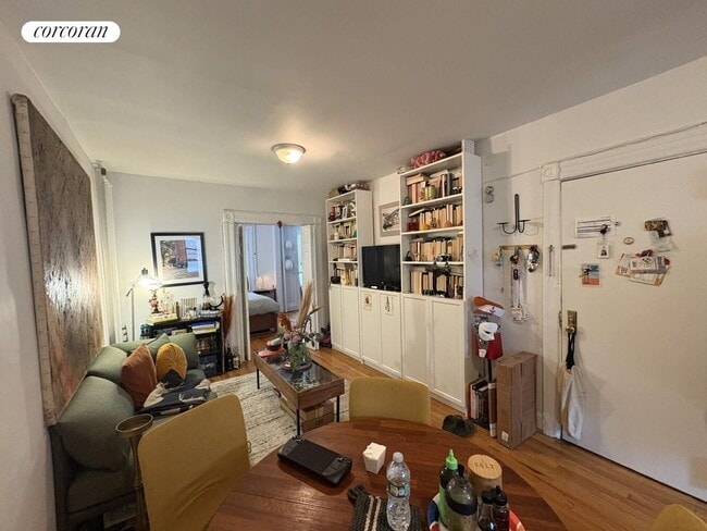 Building Photo - 678 Degraw St