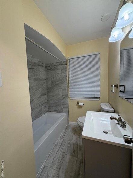 Building Photo - 776 John Daly St