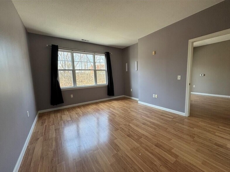 Primary Photo - 112 Mill St