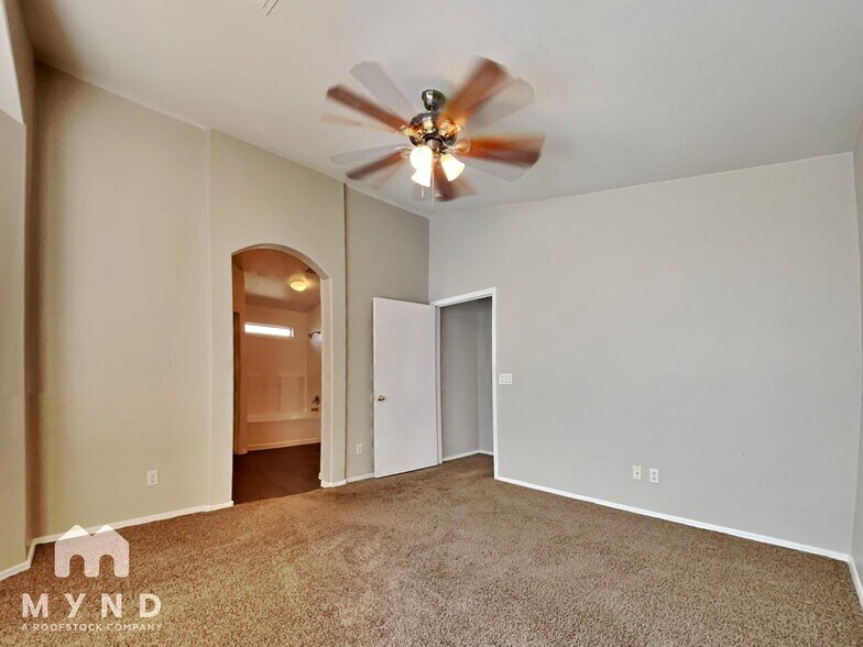 Building Photo - 8617 W Echo Ln