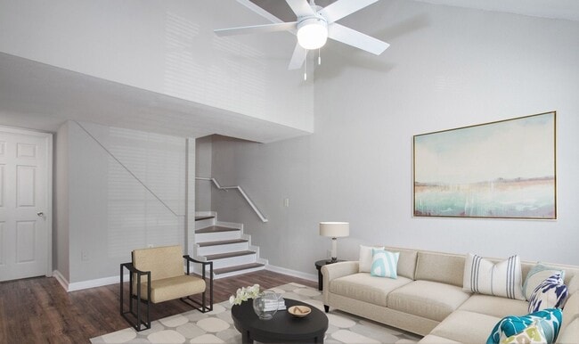 Primary Photo - Beautifully Renovated 3-Bedroom Townhome a...