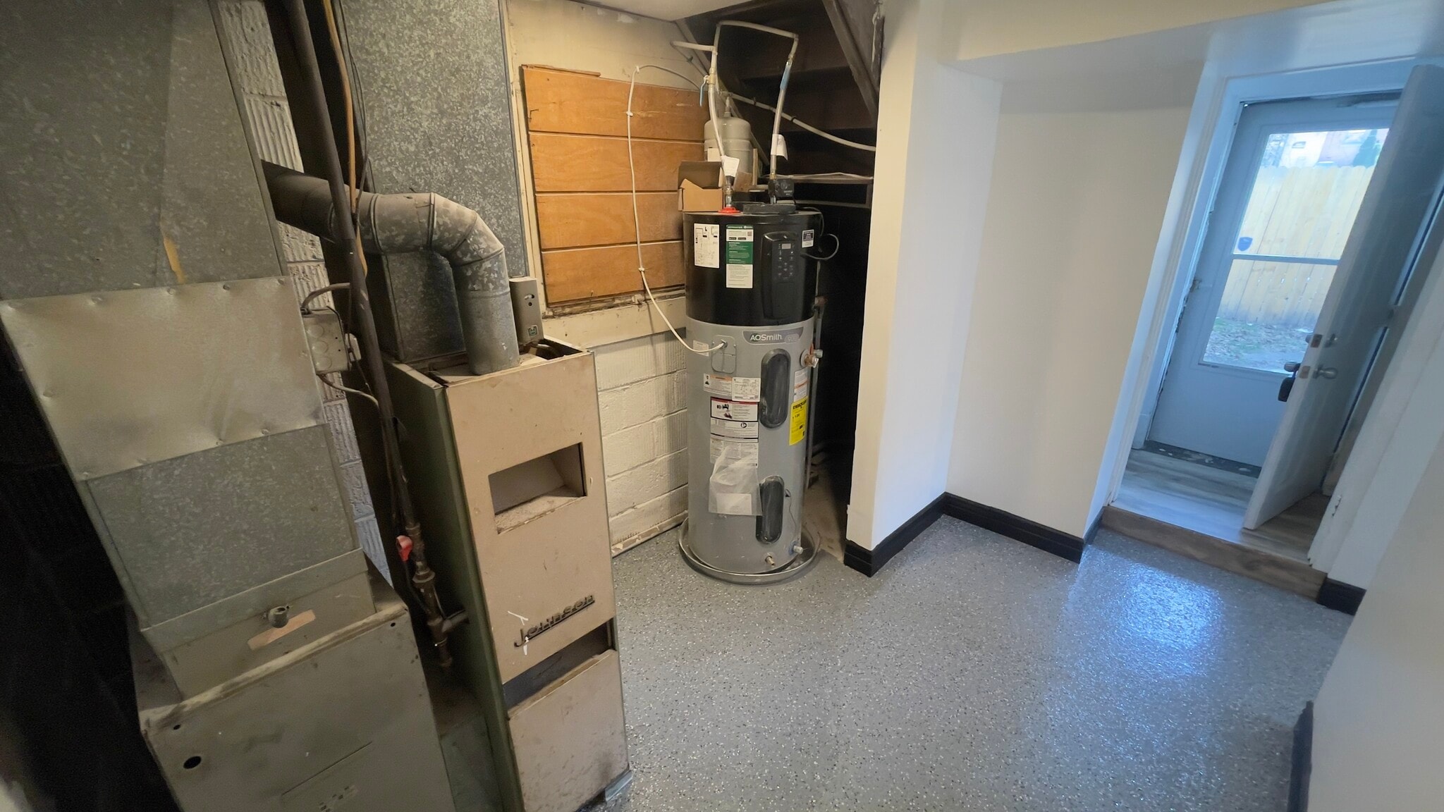 Building Photo - 308 9th St