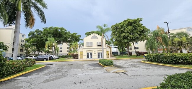 Building Photo - 8363 Lake Dr
