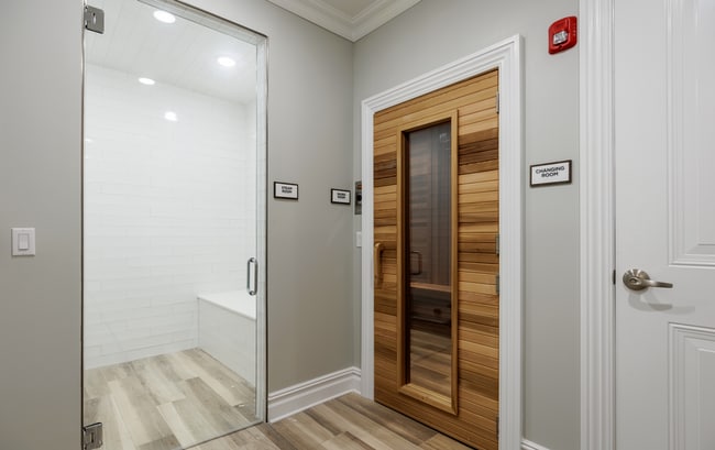 Building Photo - Luxury 1- & 2-Bedroom Apartments in Paramu...